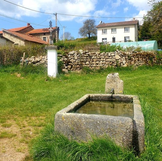  croix et abreuvoir 1